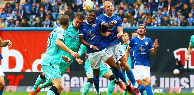 包含汉堡主场失利，陷入积分困境的词条