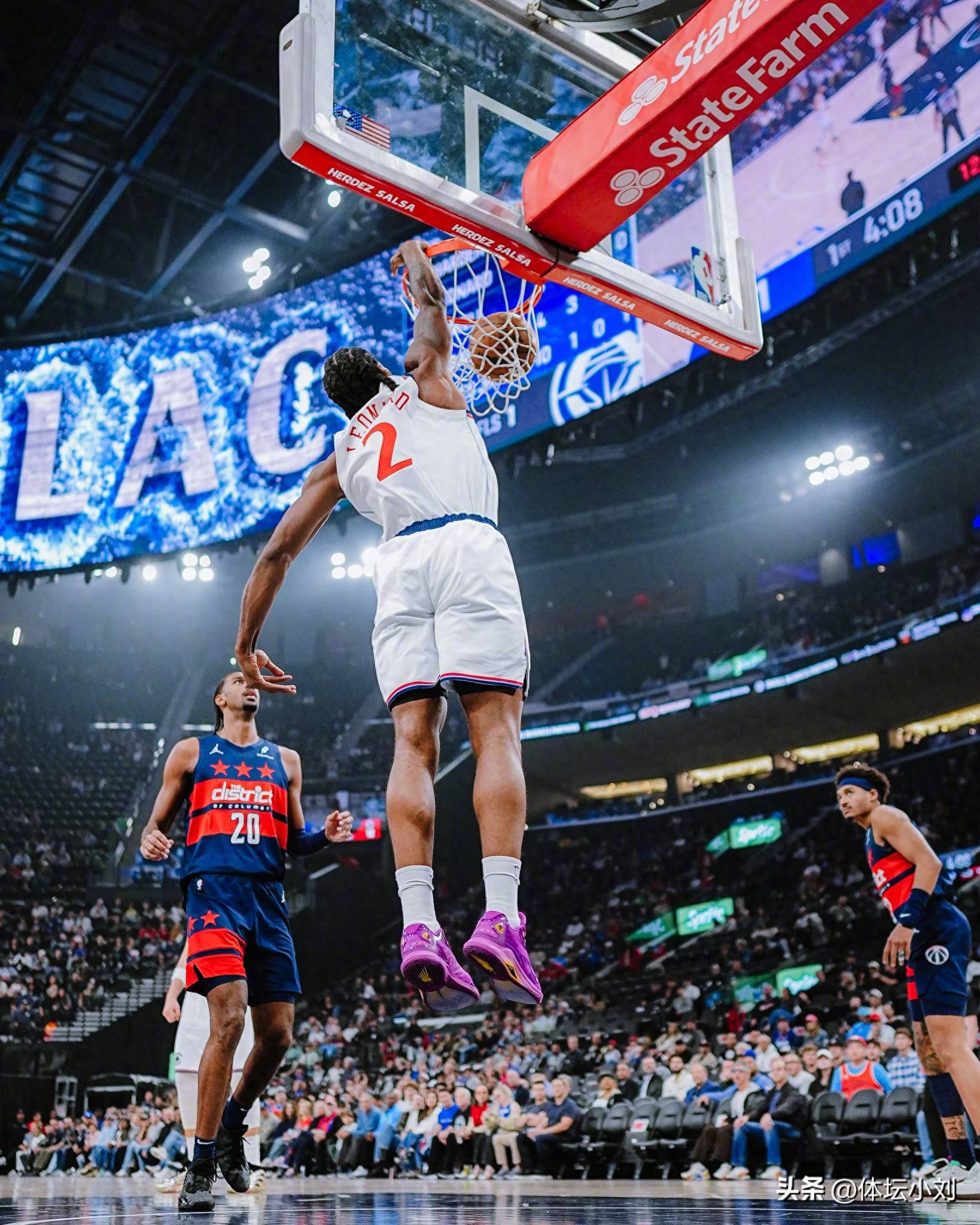 包含快船爆发新星，迎来胜利刷新纪录，关键时刻神级表现球队迎来希望！的词条