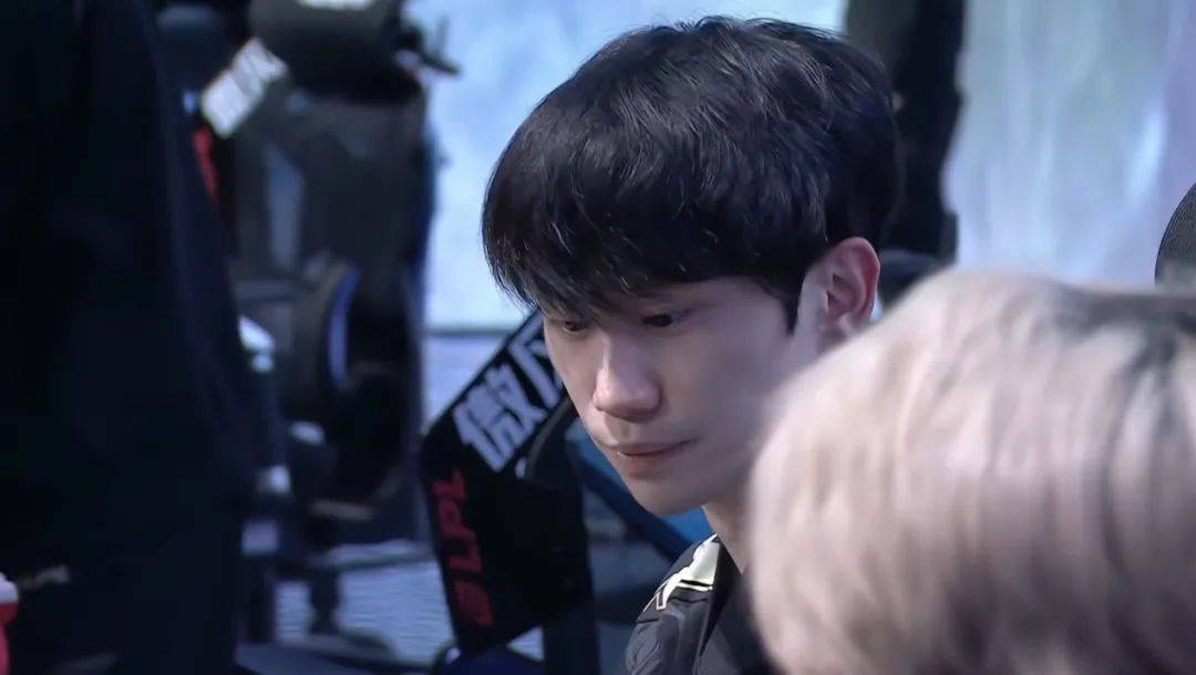 Doinb巅峰对决，Scout与50激战独行侠分钟，绝杀胜负难料！的简单介绍