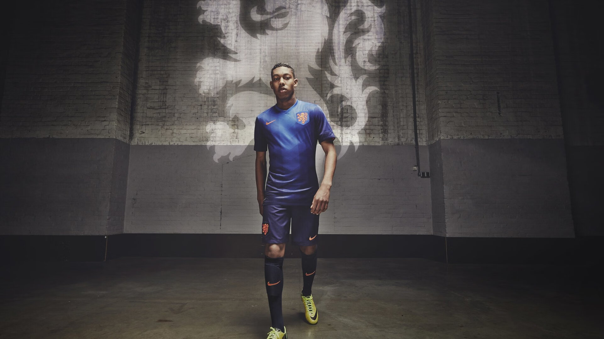 TheShy迎来十五赛季高光表现，塞尔维亚队球迷沸腾！